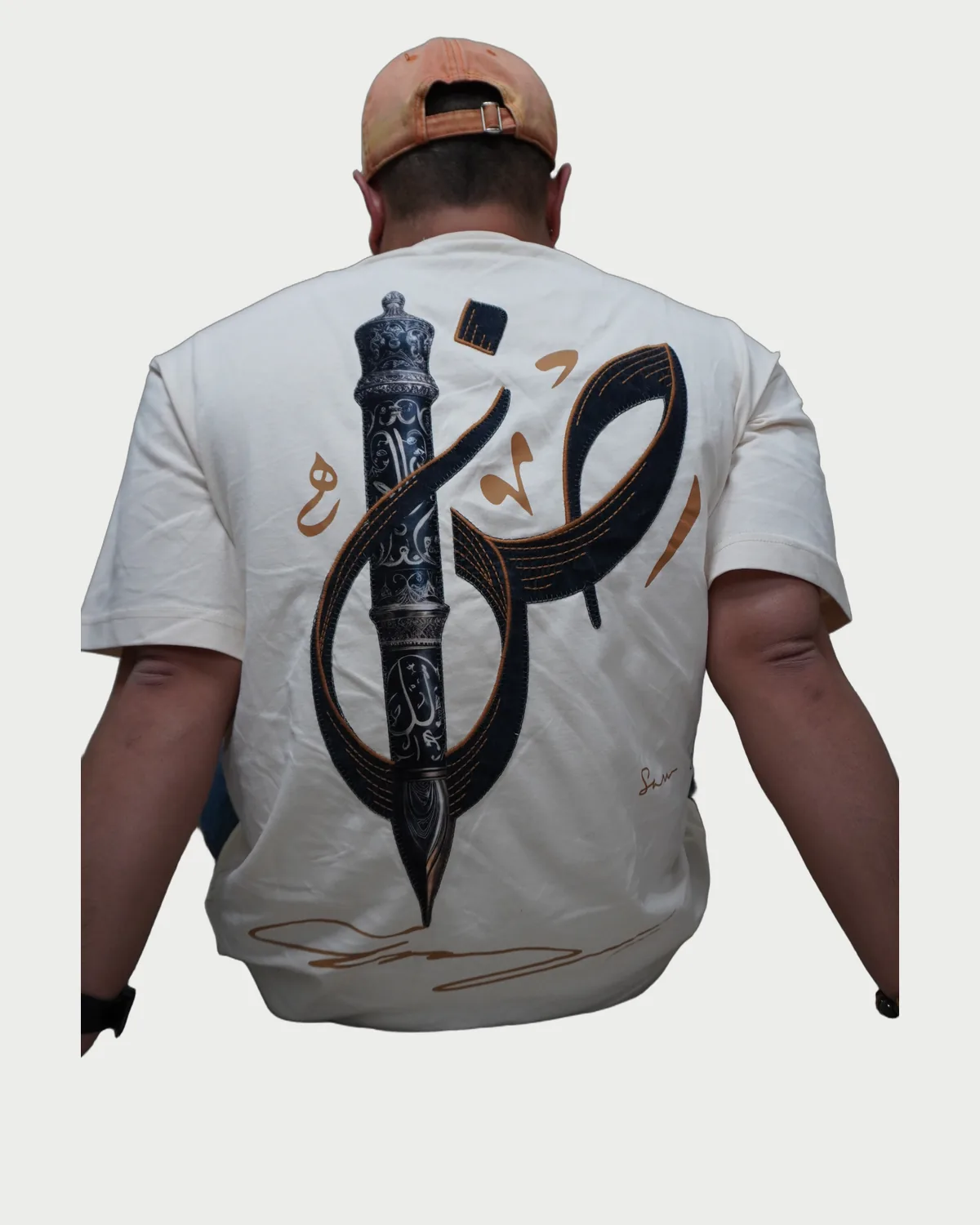 ض tee